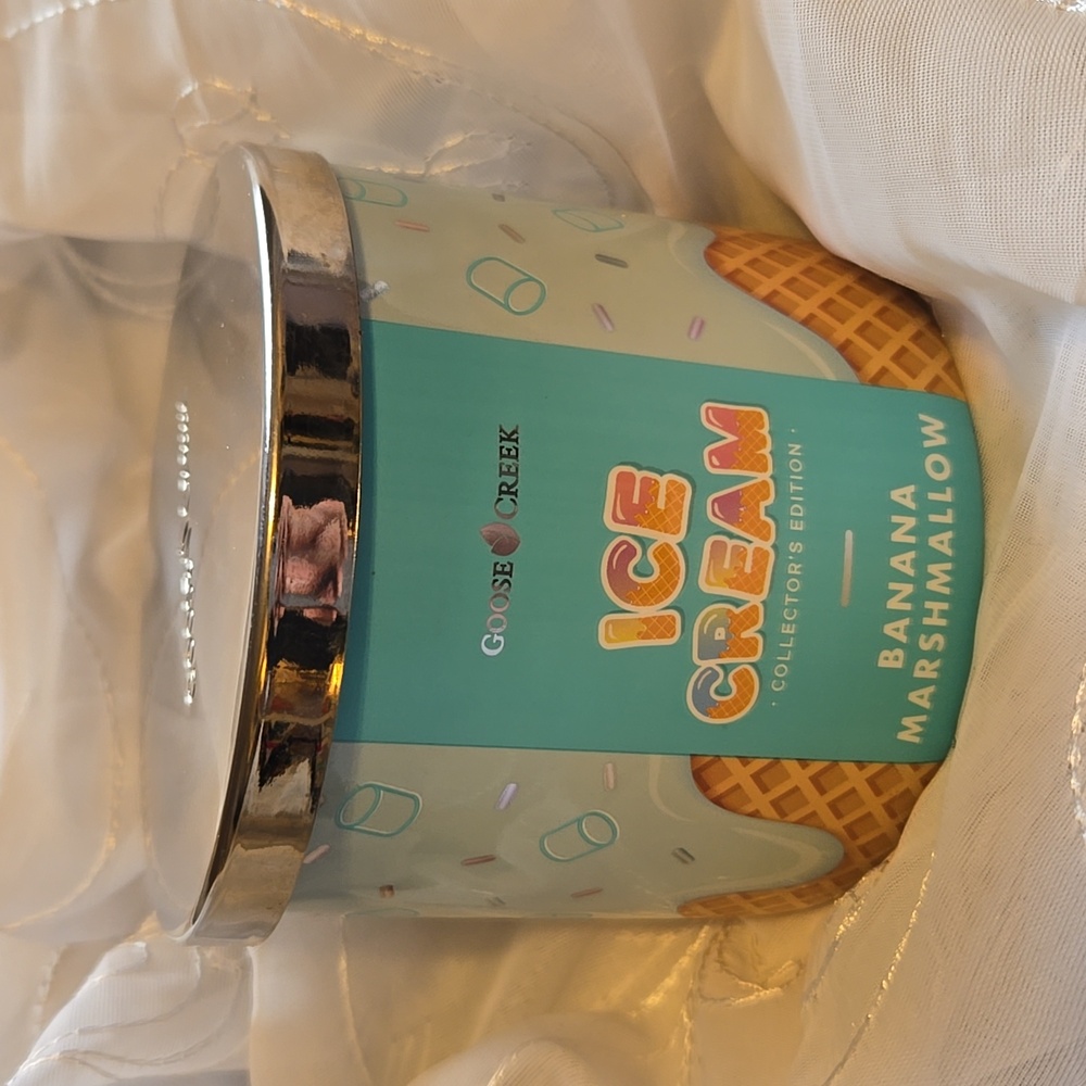 Banana Marshmellow Scented 3 Wic Candle